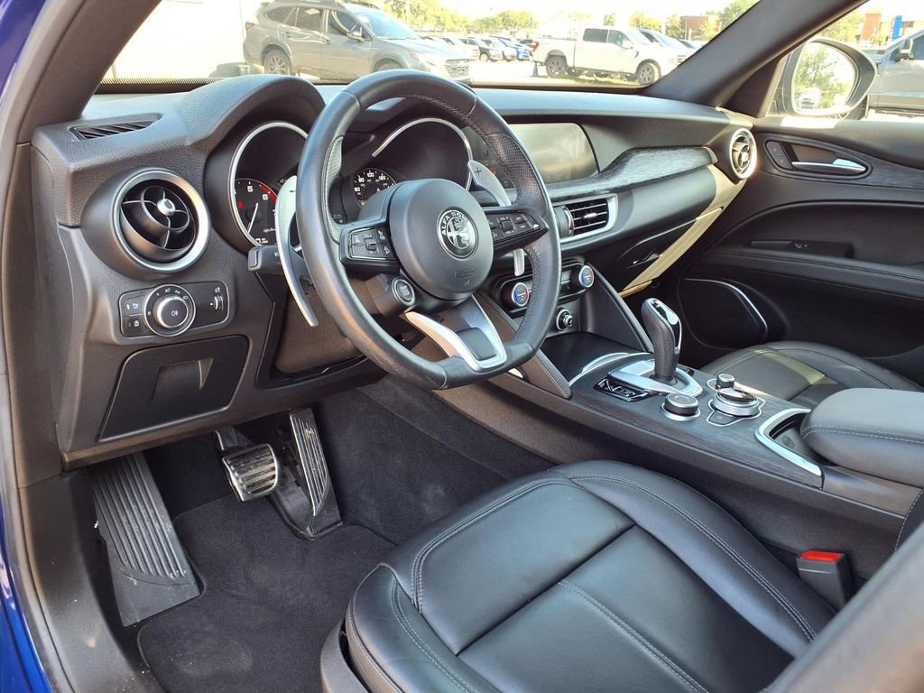 Used 2023 Alfa Romeo Stelvio Sprint RWD image 22