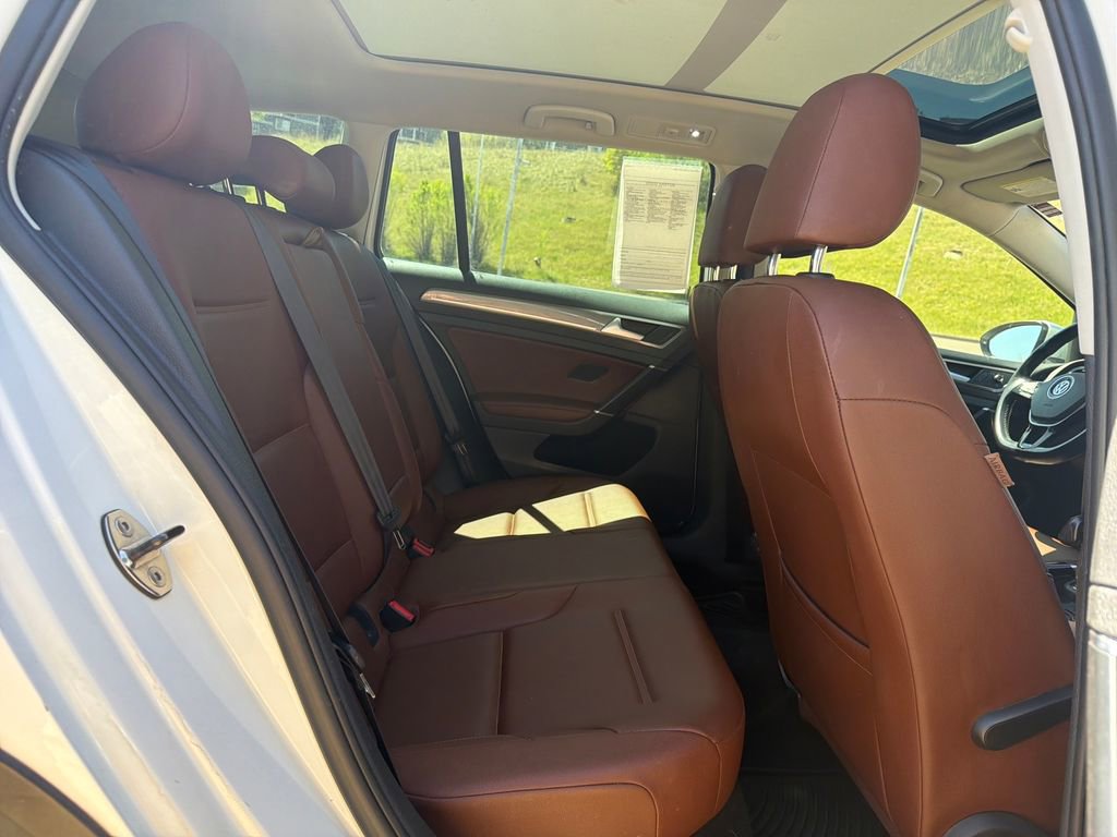 Used 2017 Volkswagen Golf Alltrack SE image 26