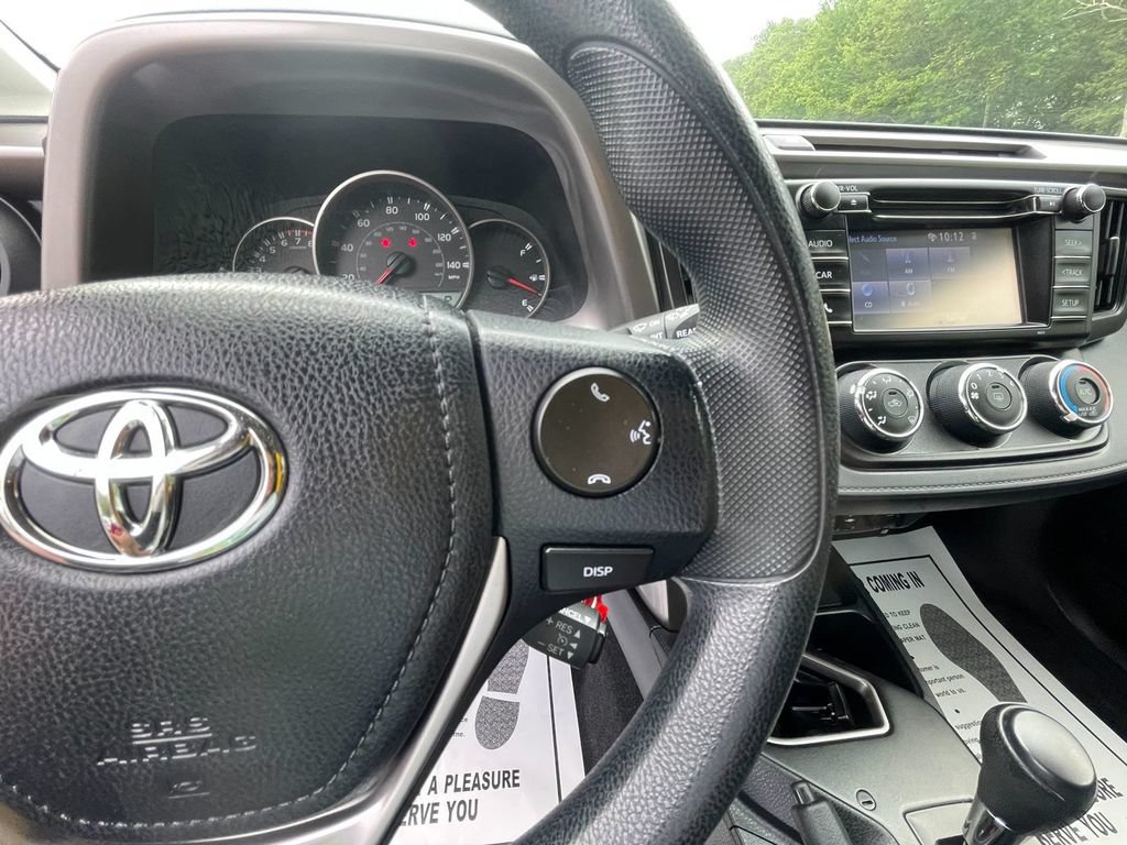 Used 2016 Toyota RAV4 LE AWD/4WD image 17