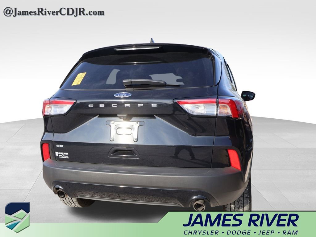 Used 2022 Ford Escape SE w/ SE Sport Appearance Package image 9