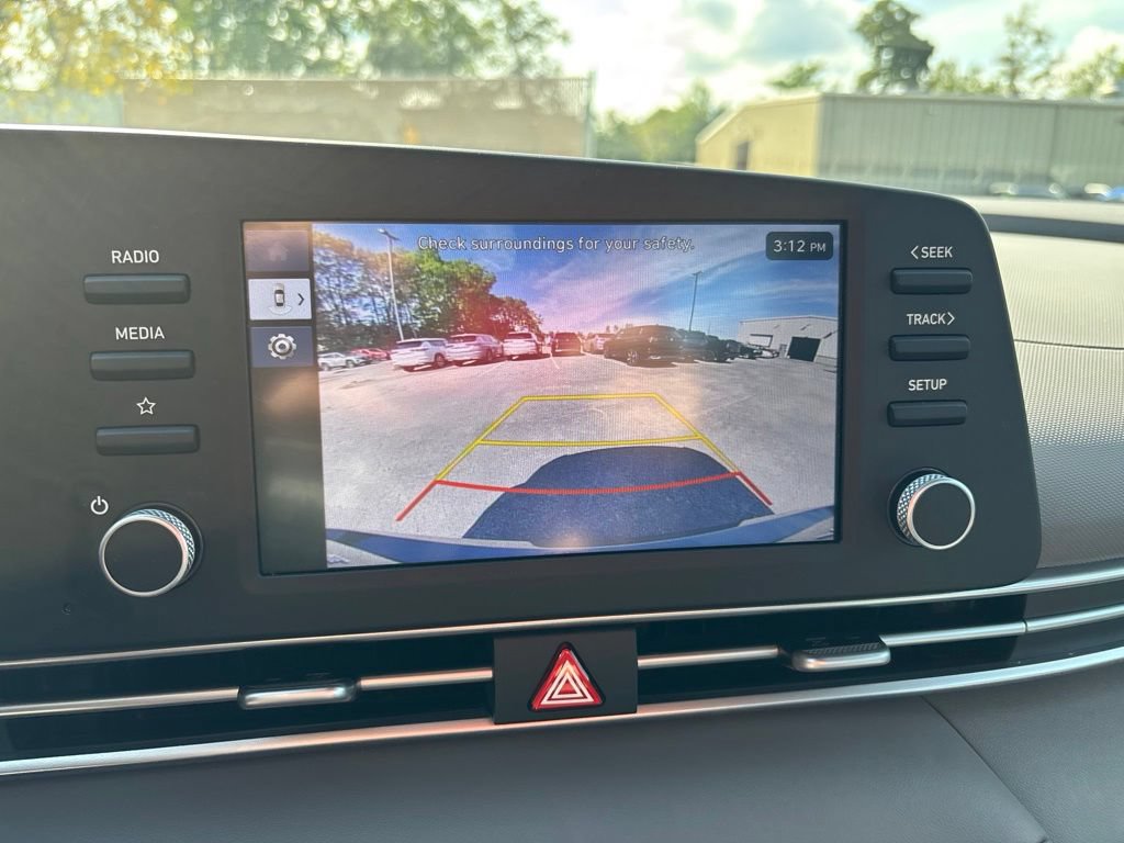 Certified 2025 Hyundai Elantra SE FWD image 28