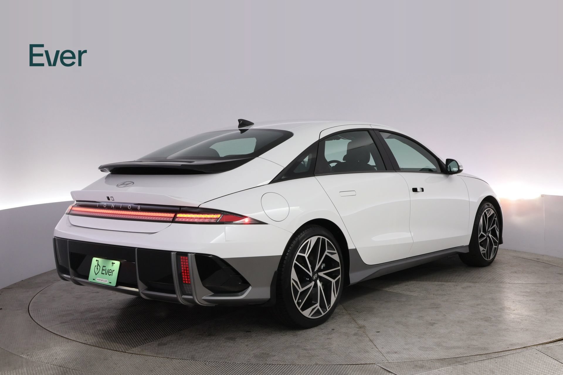 Used 2024 Hyundai Ioniq 6 Limited RWD image 3