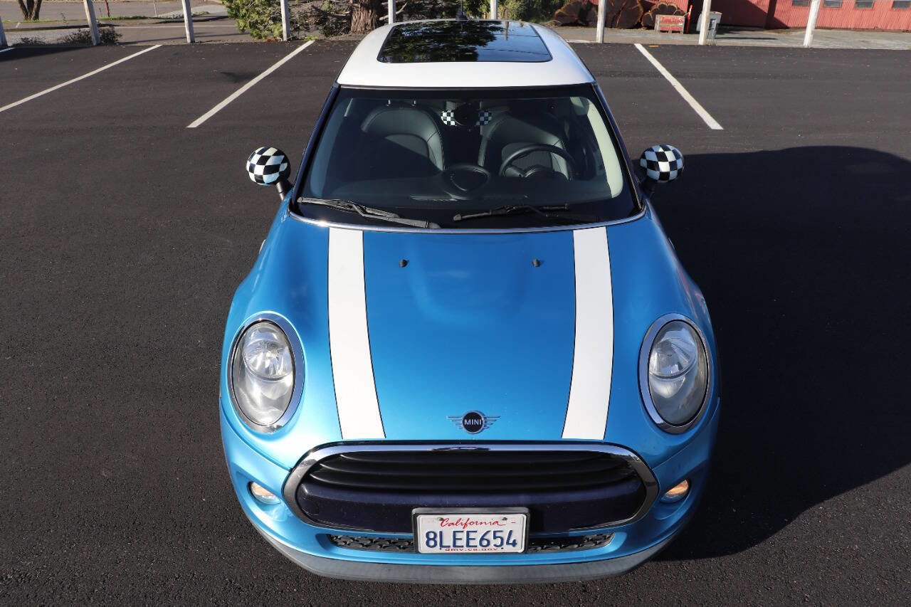 Used 2016 MINI Cooper 2-Door Hardtop image 2