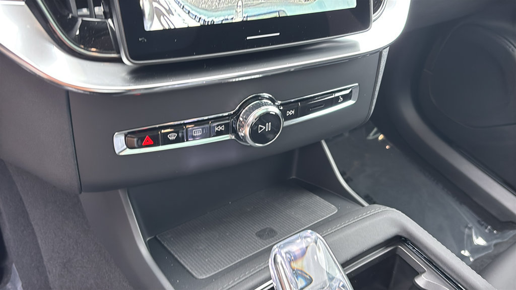 New 2027 Volvo XC90 B6 Plus AWD/4WD image 22