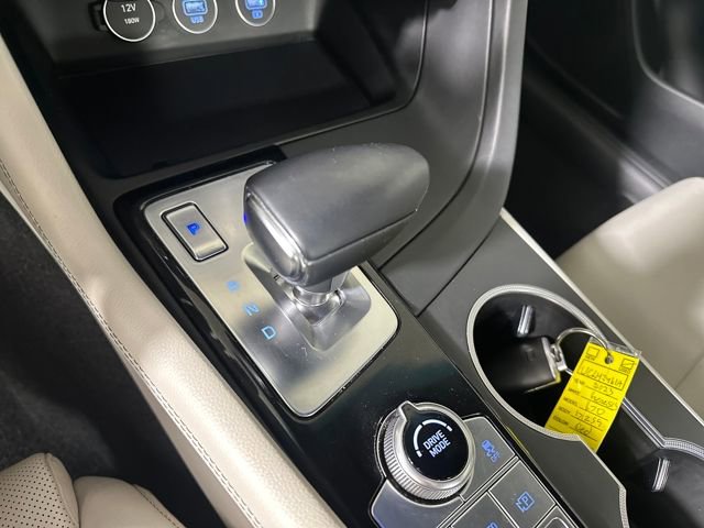 Used 2023 Genesis G70 2.0T image 19