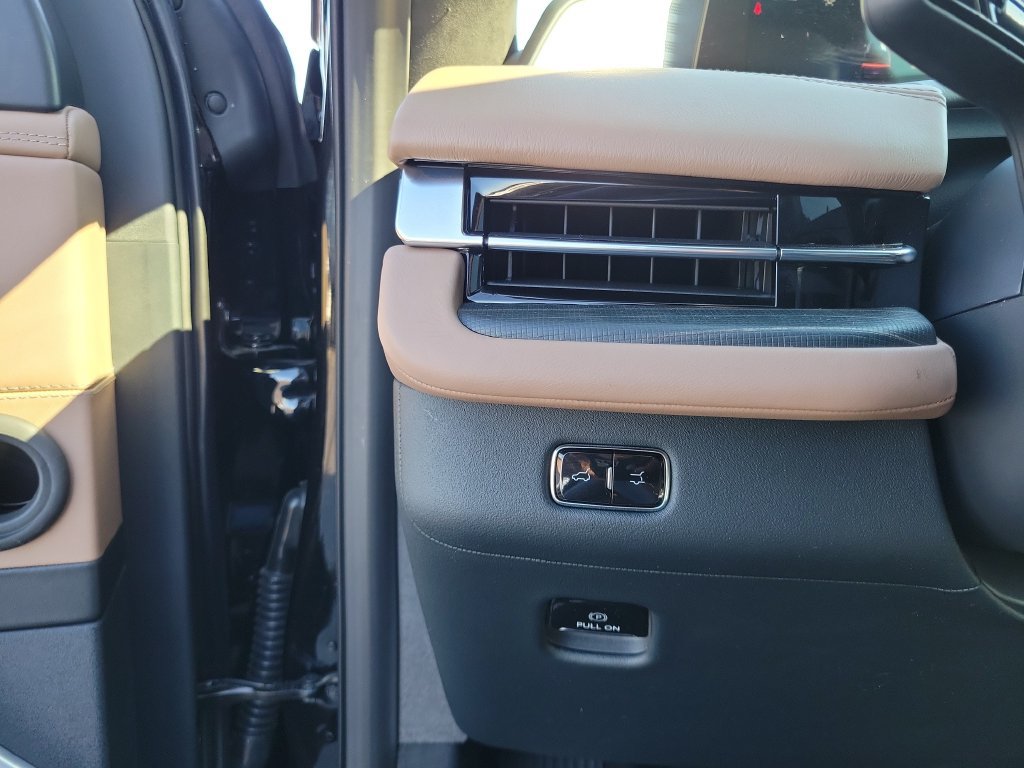 Certified 2026 Lincoln Navigator Black Label AWD/4WD image 23