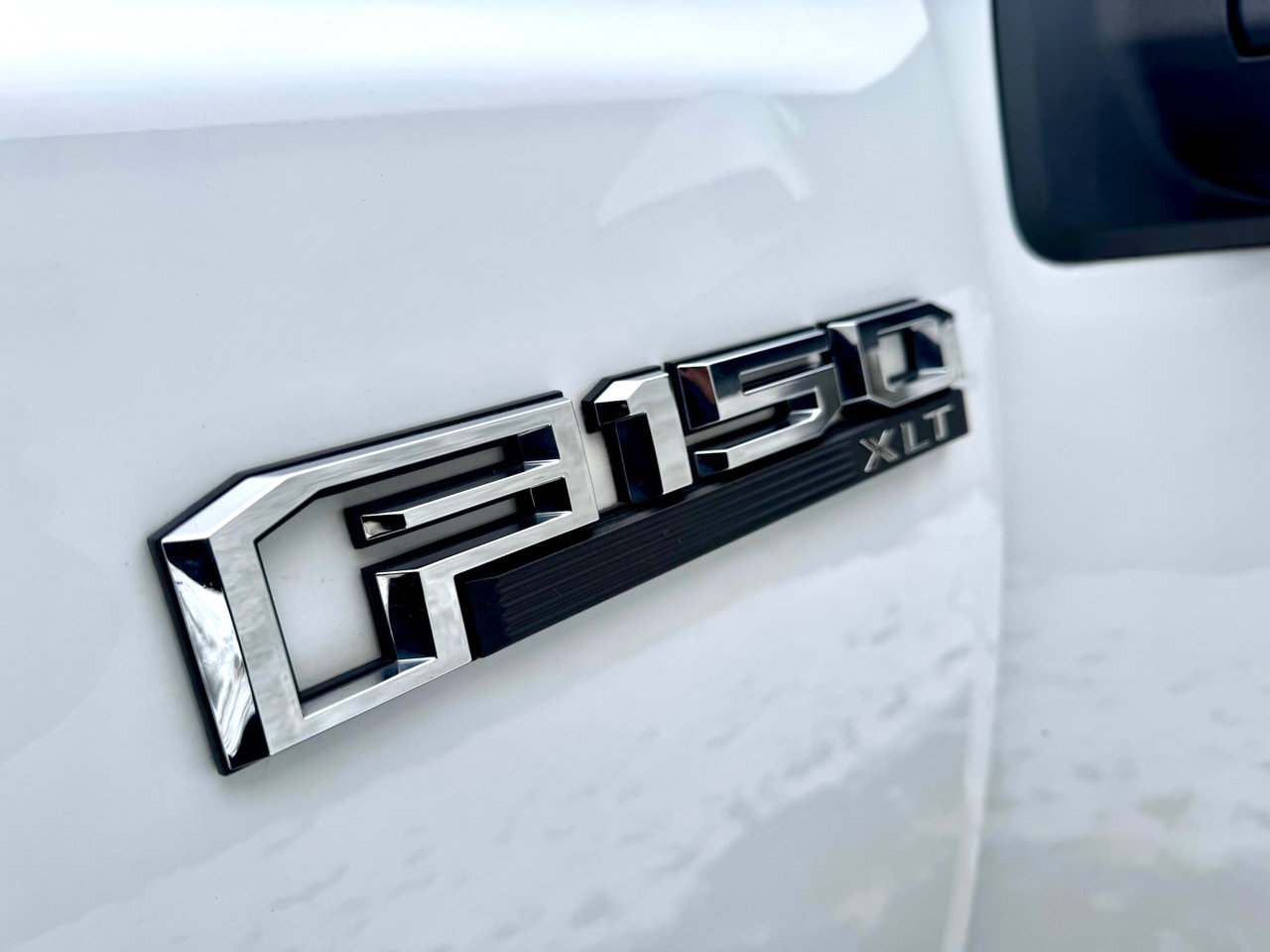 Used 2015 Ford F150 XLT image 45