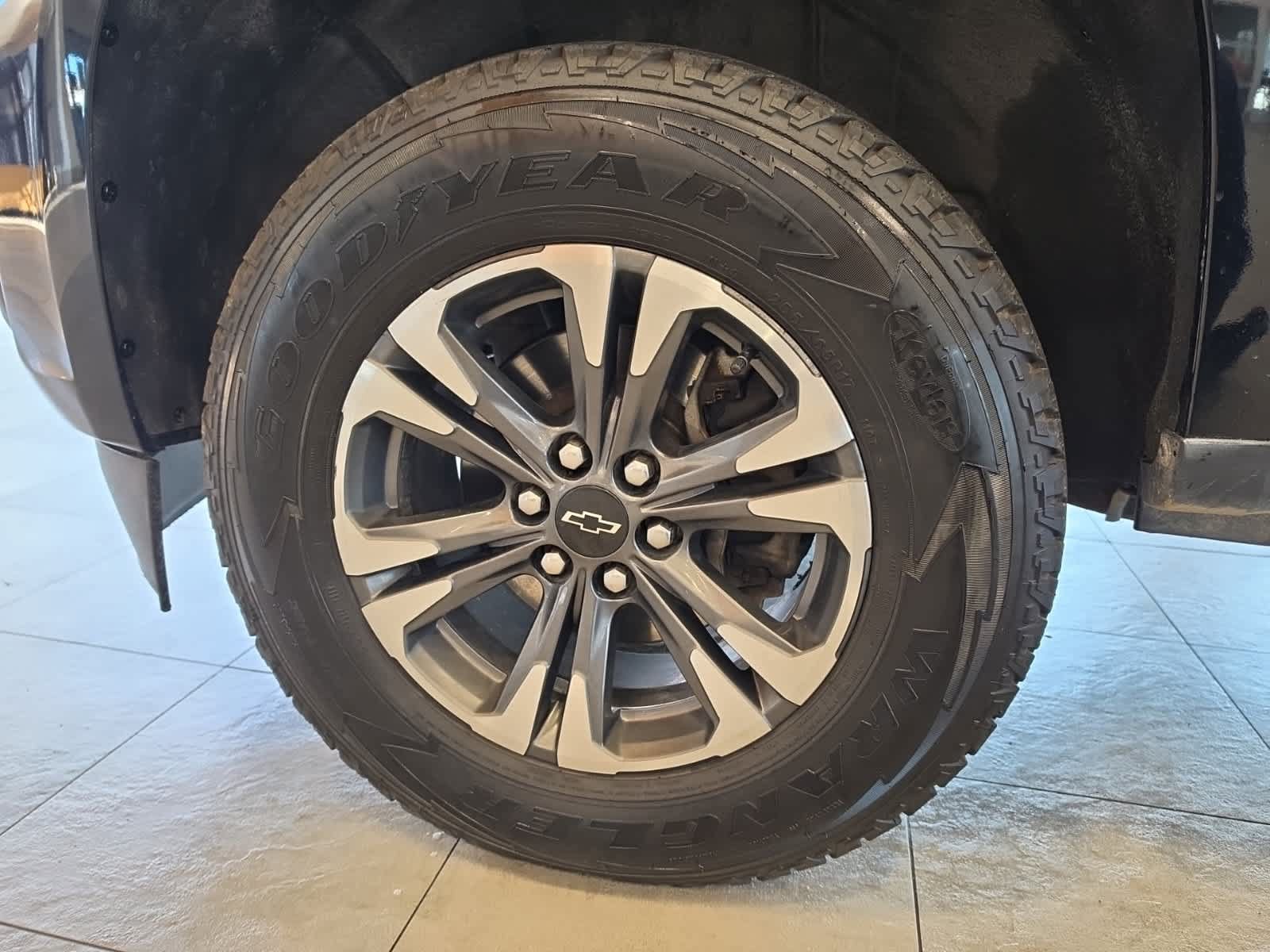 Used 2022 Chevrolet Colorado Z71 AWD/4WD image 17