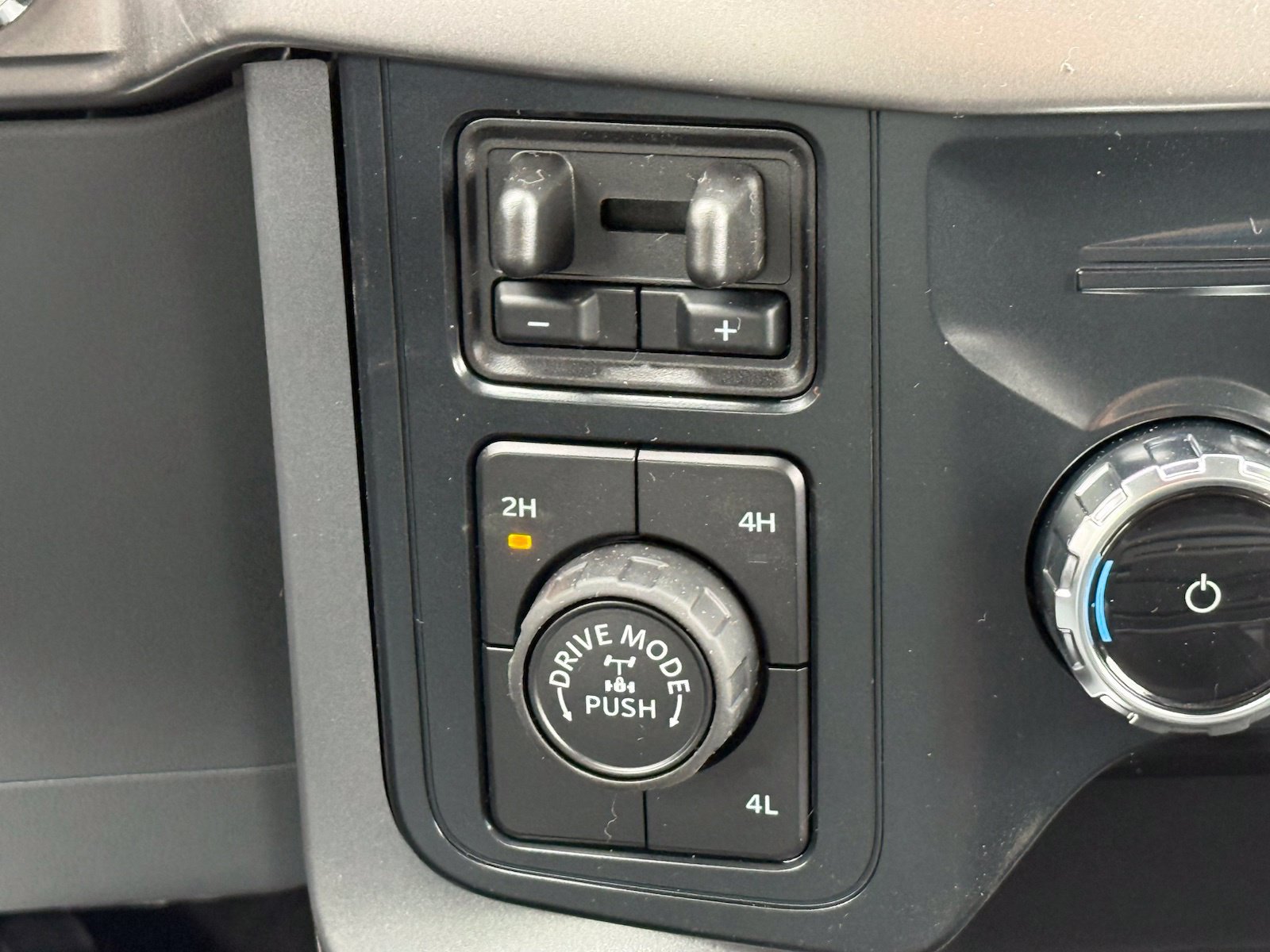 New 2026 Ford F150 XLT w/ Equipment Group 302A MID AWD/4WD image 27