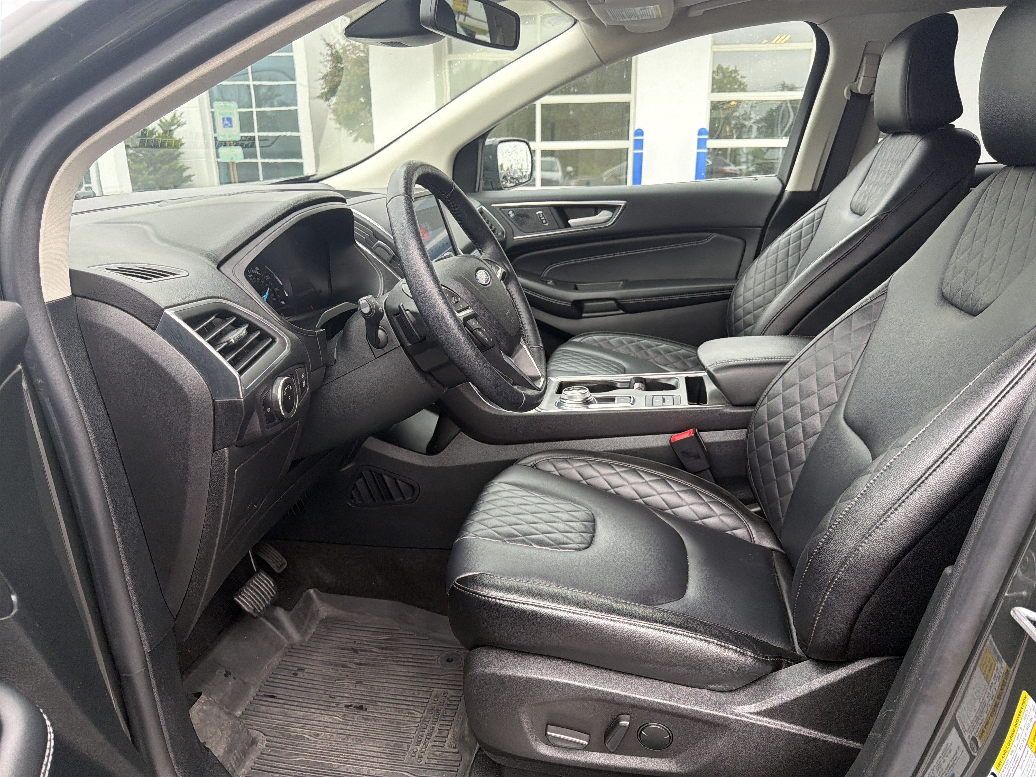 Used 2023 Ford Edge Titanium w/ Class II Trailer Tow Package AWD/4WD image 22