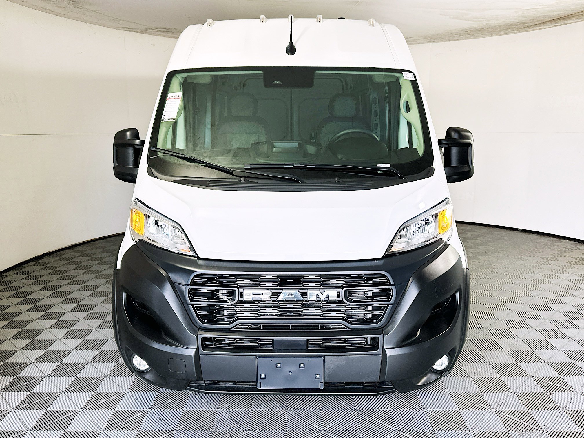 Used 2025 RAM ProMaster 2500 w/ Convenience Group image 8