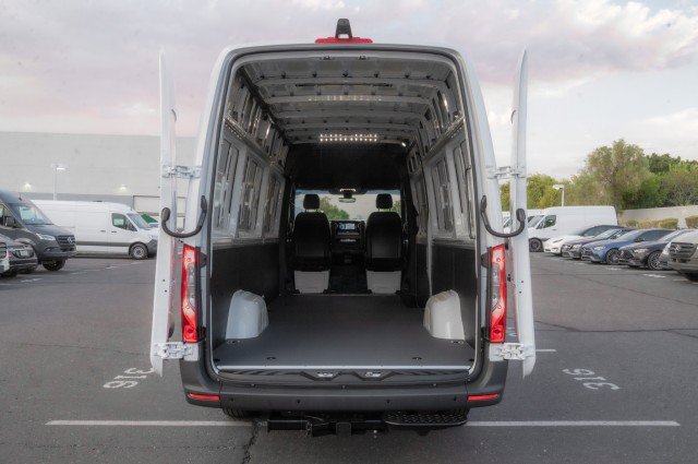 Used 2025 Mercedes-Benz Sprinter 2500 image 10