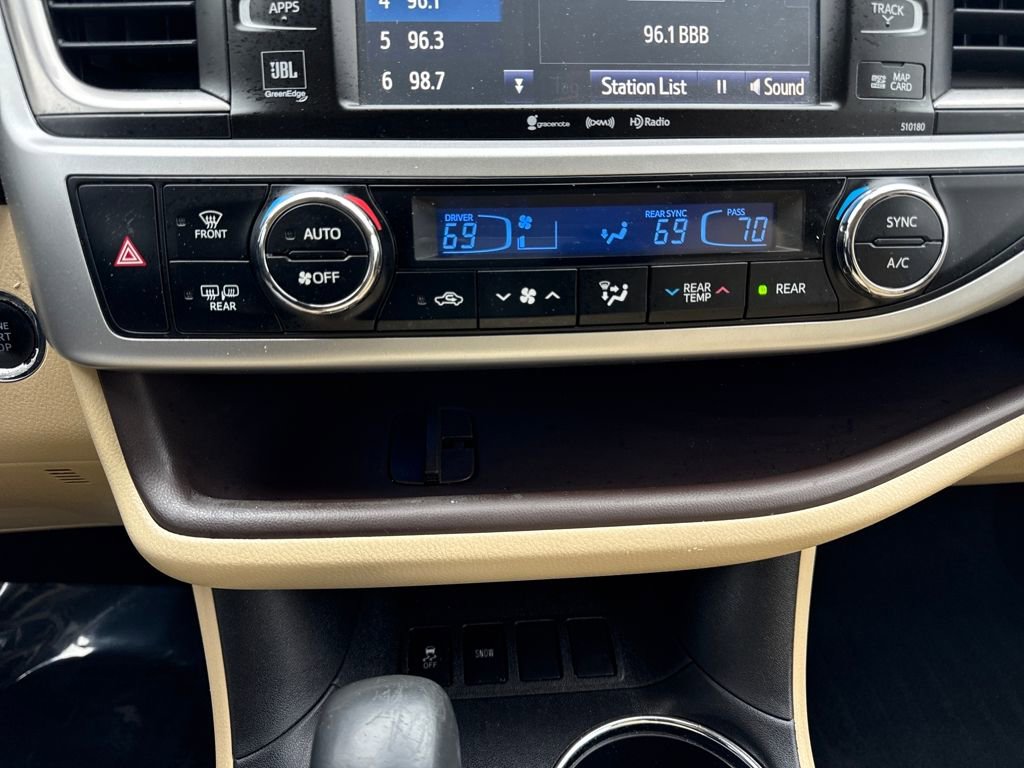 Used 2017 Toyota Highlander Limited image 22