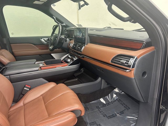 Used 2023 Lincoln Navigator Reserve RWD image 19