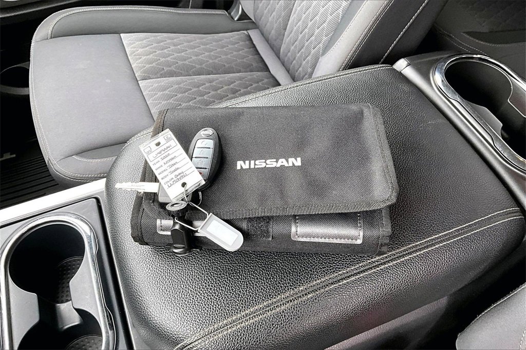 Used 2020 Nissan Titan SV w/ SV Convenience Package image 34