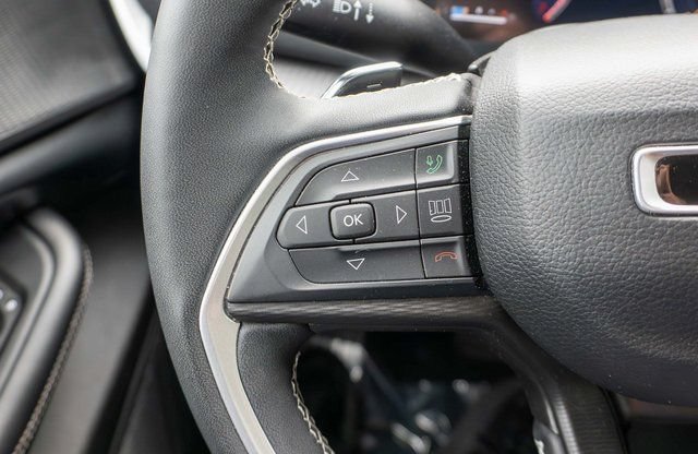 Used 2024 Jeep Grand Cherokee Altitude AWD/4WD image 24