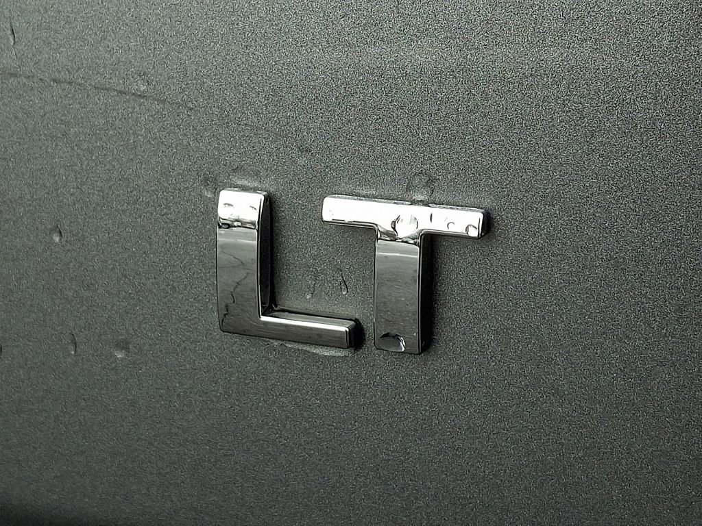 Used 2023 Chevrolet Traverse LT AWD/4WD image 32
