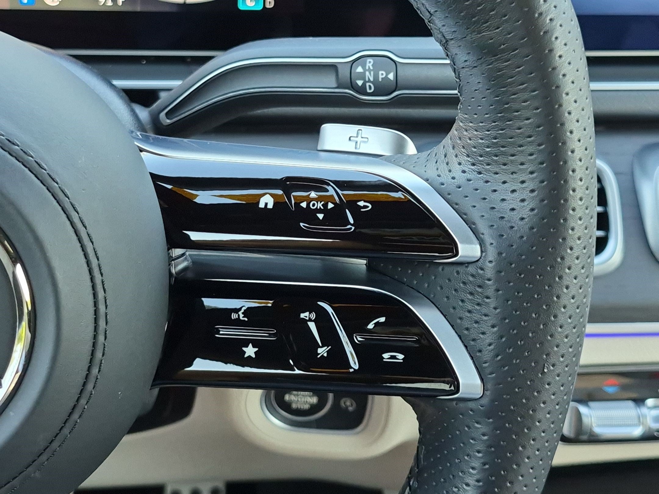 Used 2025 Mercedes-Benz GLS 450 4MATIC w/ AMG Line Exterior image 15
