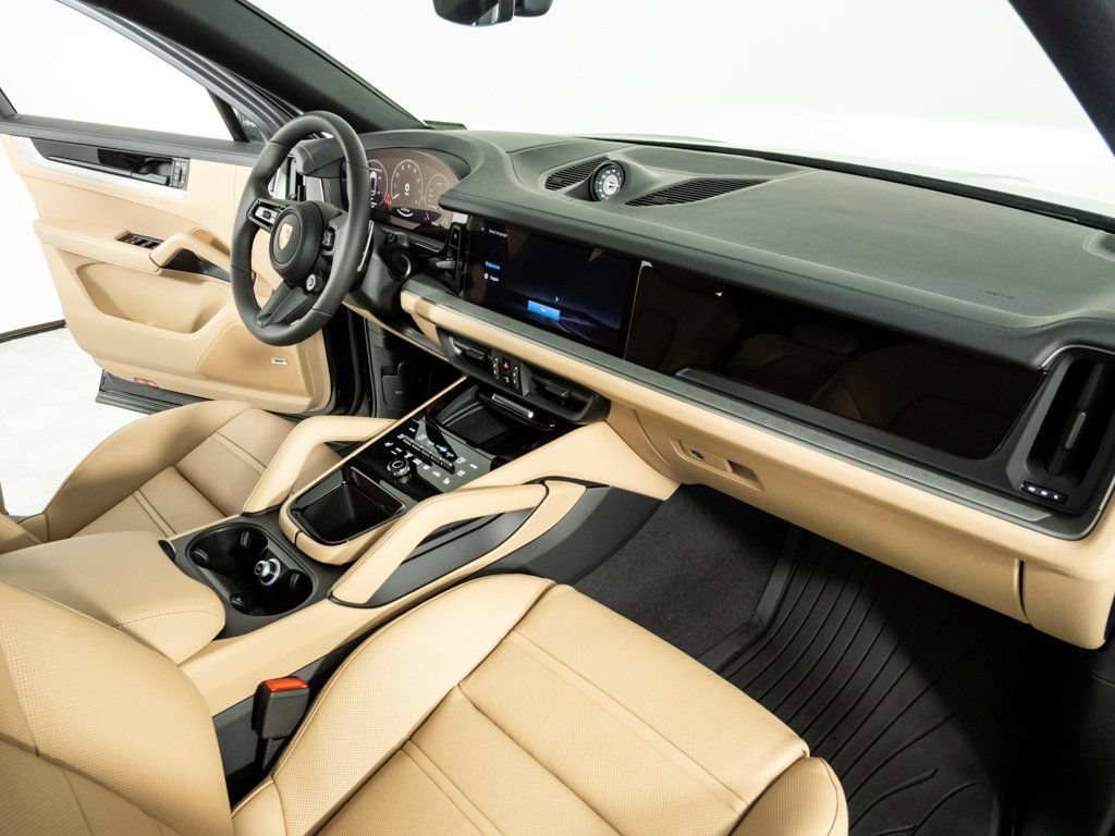 Certified 2026 Porsche Cayenne Coupe AWD/4WD image 25