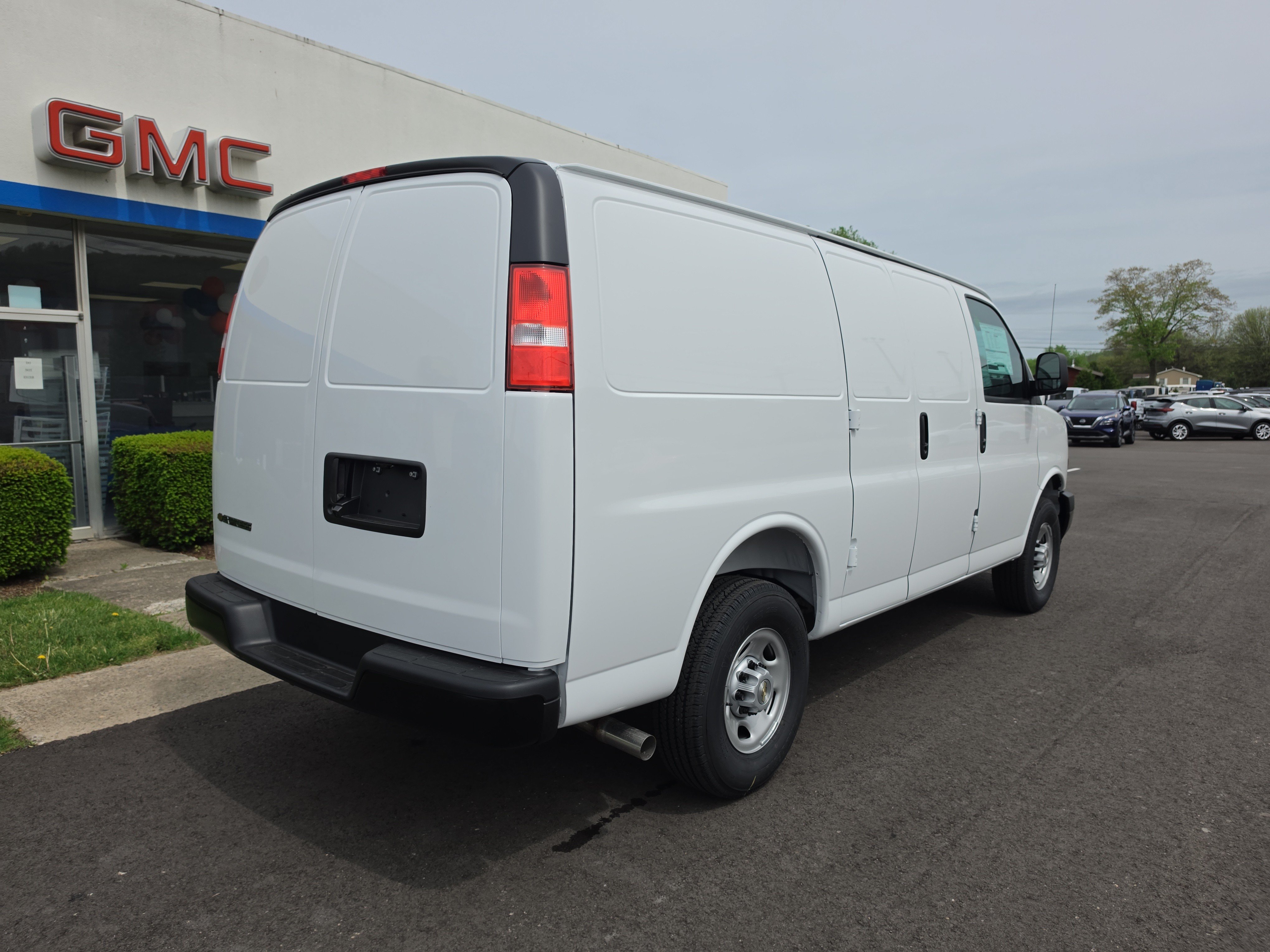 New 2026 Chevrolet Express 3500 RWD video 3
