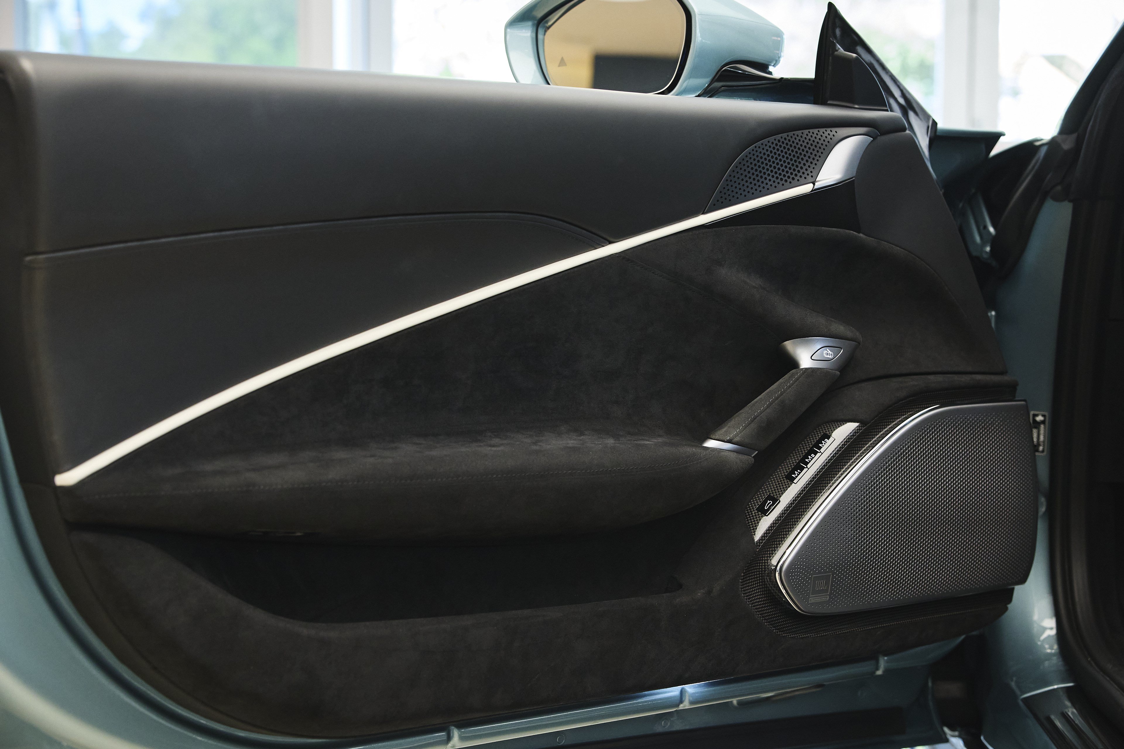 Used 2024 Ferrari Roma Spider RWD image 34