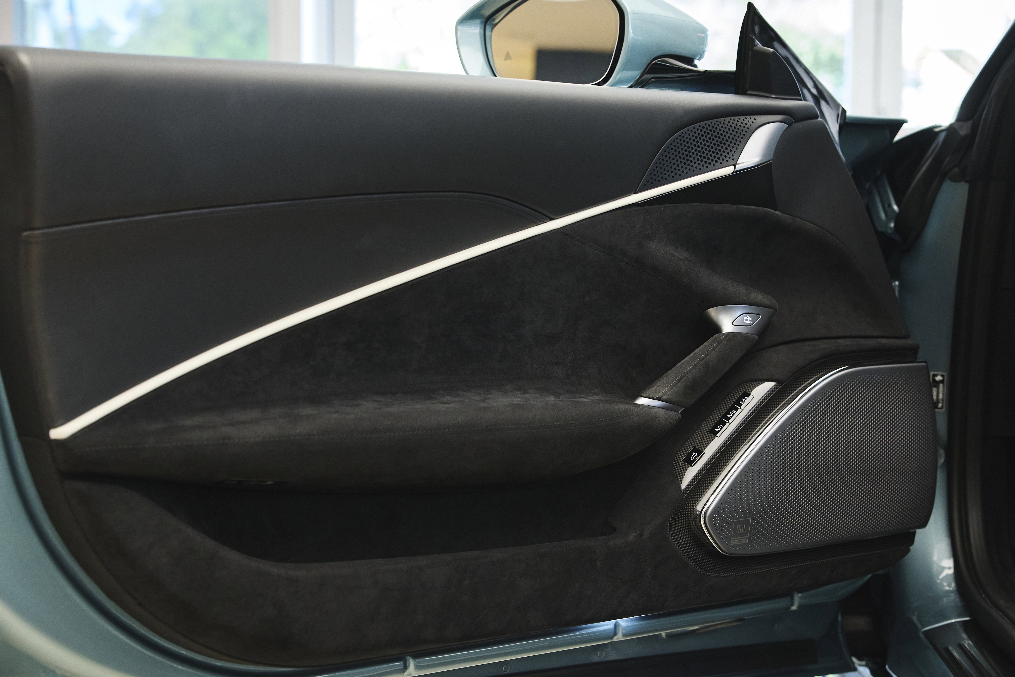 Used 2024 Ferrari Roma Spider RWD image 34