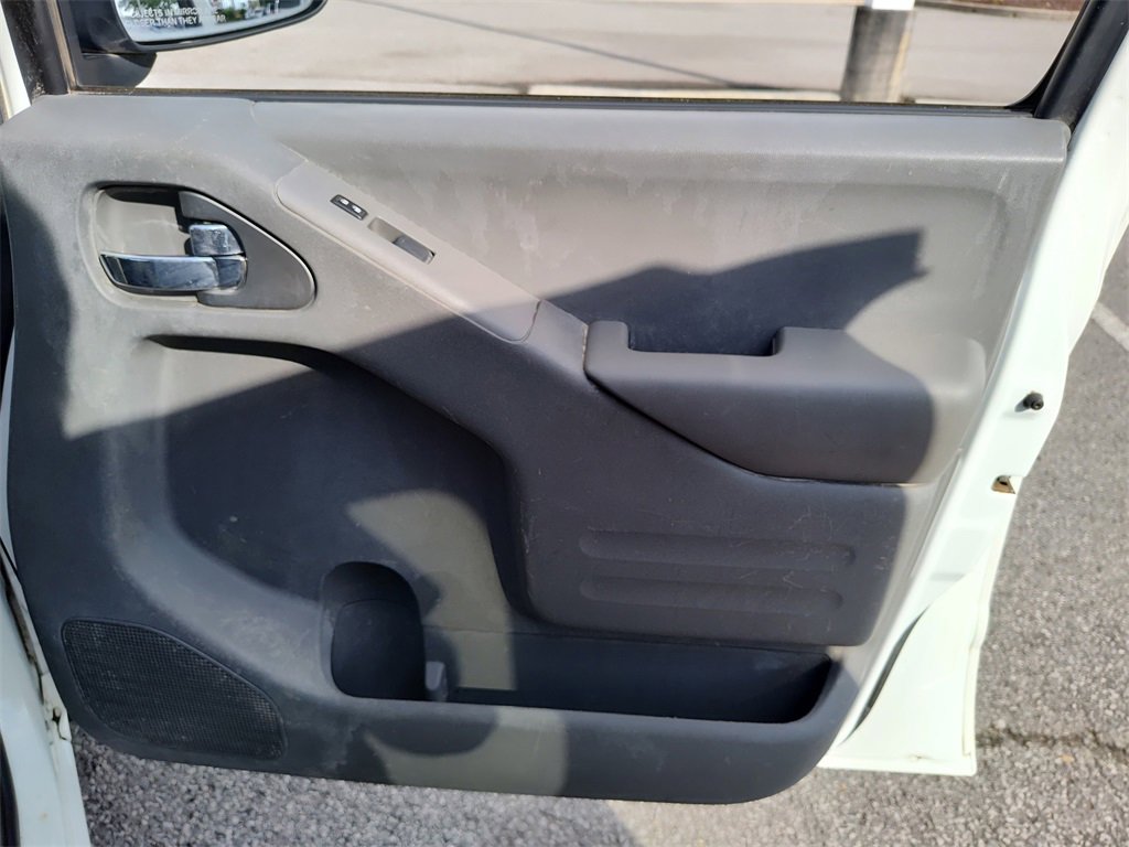 Used 2020 Nissan Frontier S image 23