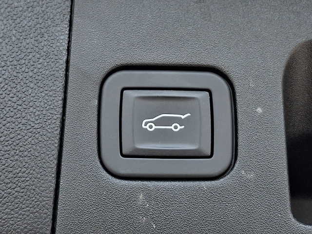 Certified 2025 Cadillac XT5 Luxury w/ LPO, Floor Liner Package AWD/4WD image 28