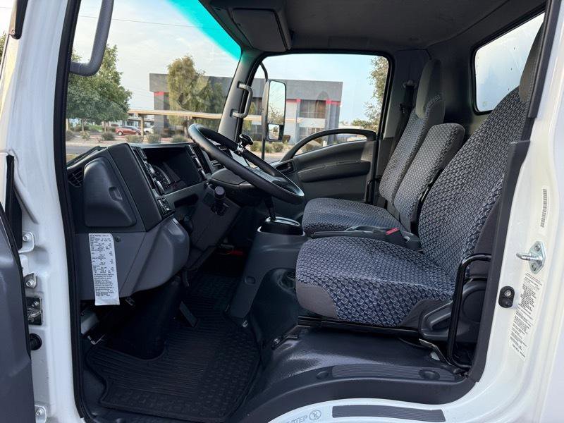 Used 2023 Isuzu NPR RWD image 23