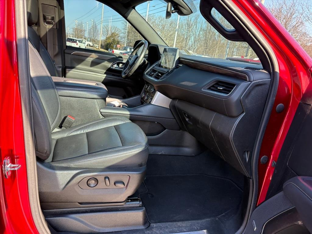 Used 2021 Chevrolet Suburban LT w/ Rear Media and Nav Package image 18