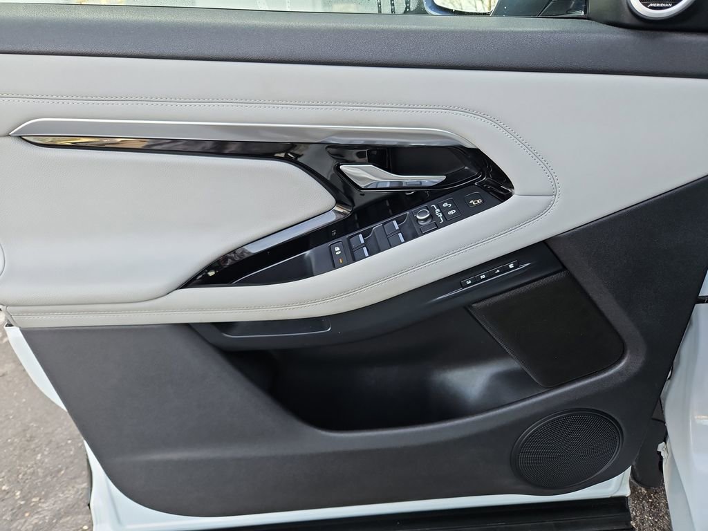 Used 2020 Land Rover Range Rover Evoque First Edition image 26