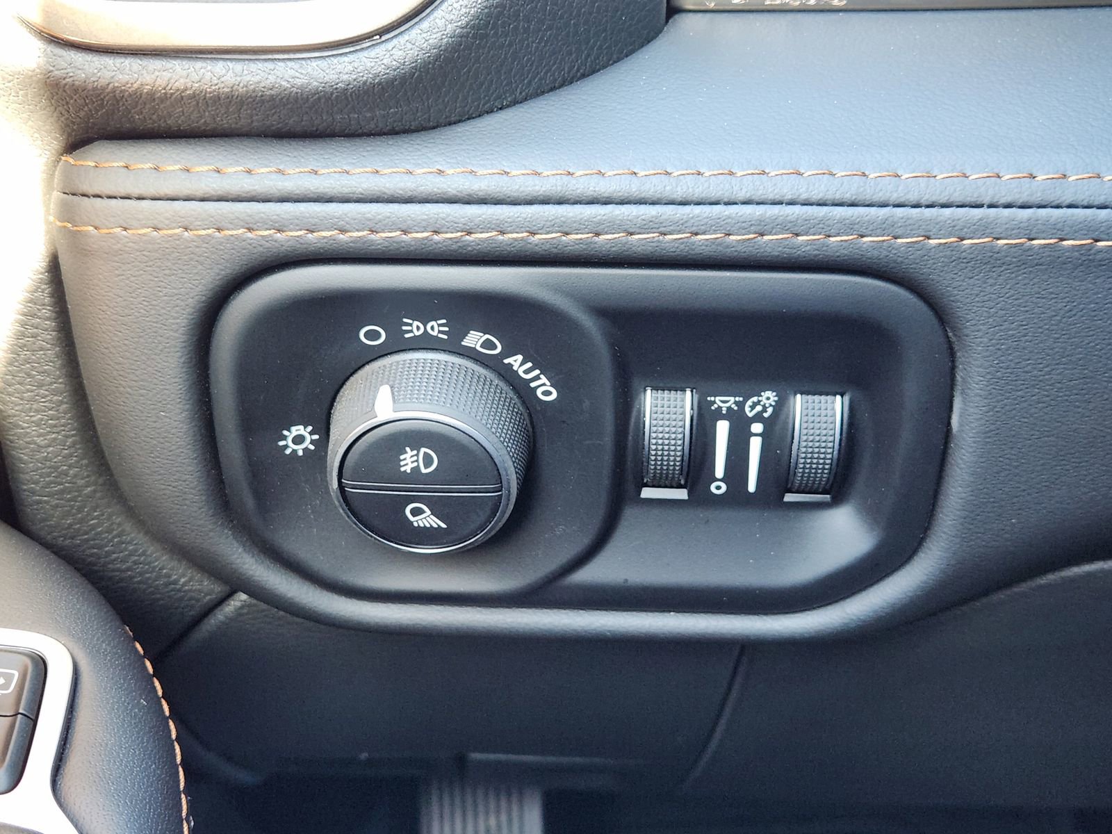 Used 2024 RAM 3500 Limited image 26