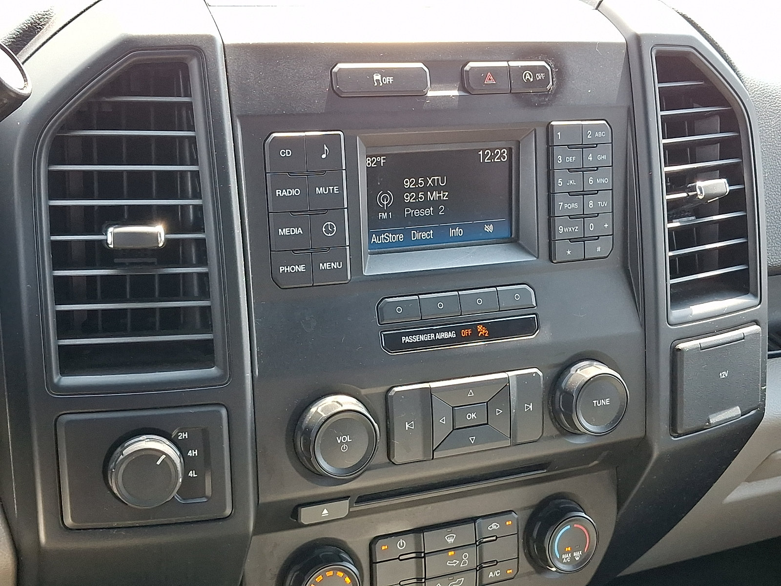 Used 2016 Ford F150 XL w/ Equipment Group 101A Mid AWD/4WD image 15