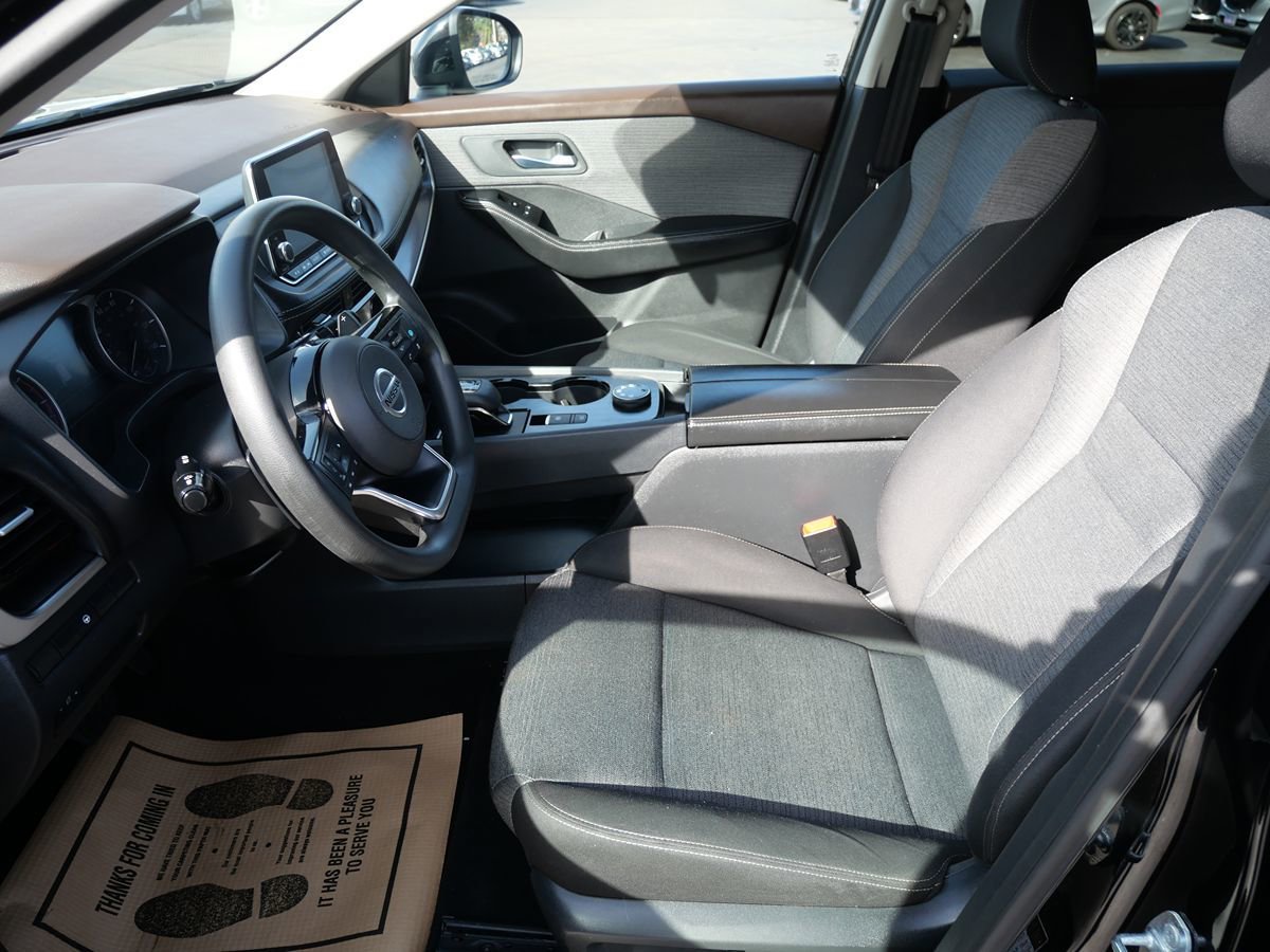 Used 2021 Nissan Rogue SV image 10