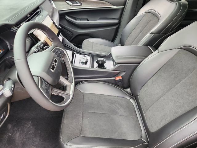 New 2026 Jeep Grand Cherokee Altitude RWD image 8
