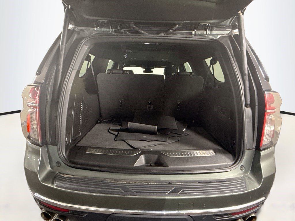 Used 2023 Chevrolet Suburban Premier AWD/4WD image 33