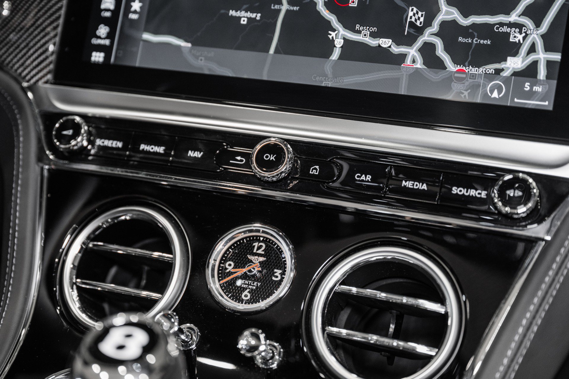 Certified 2024 Bentley Continental GT AWD/4WD image 32