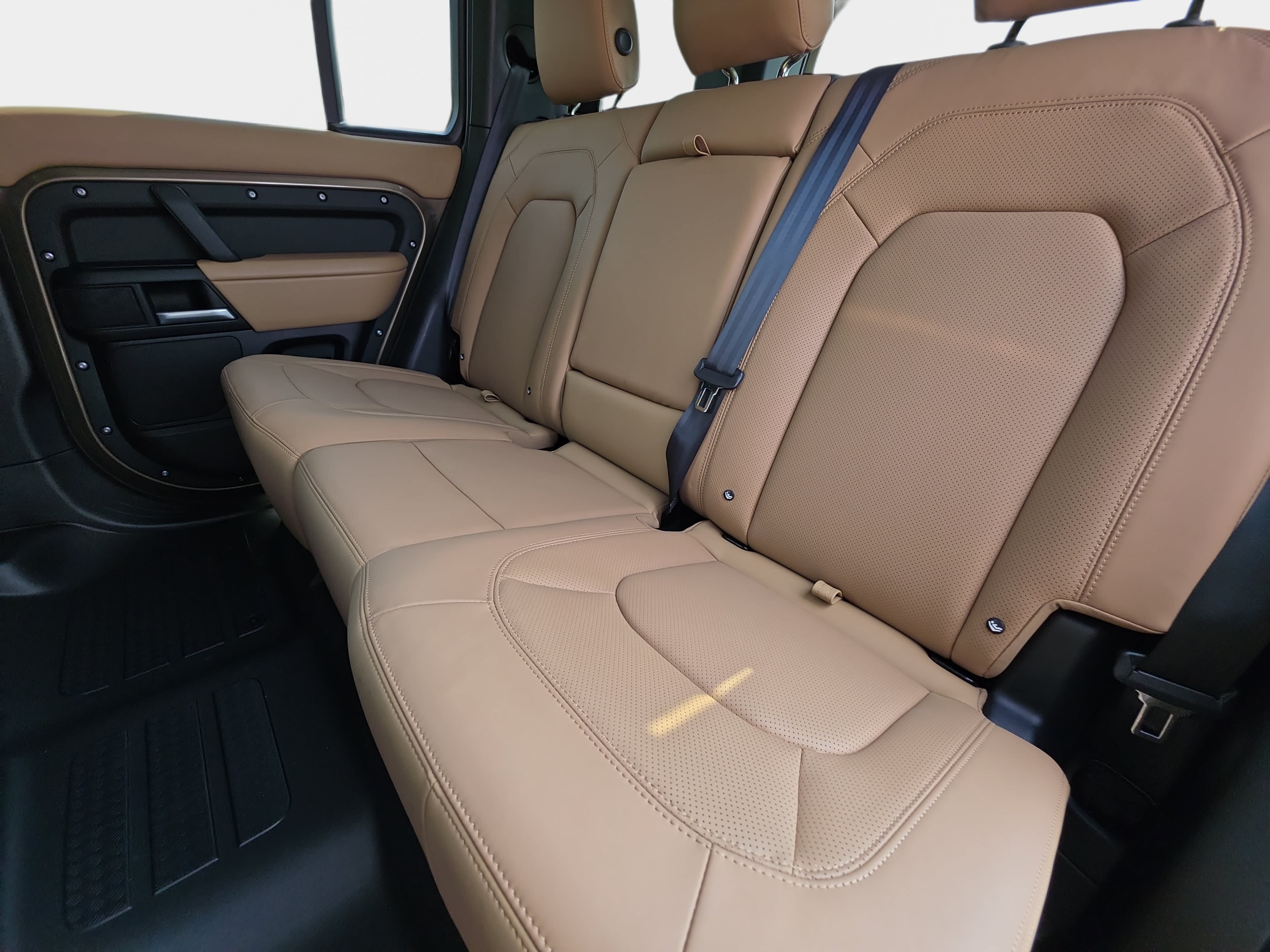 Used 2026 Land Rover Defender 110 S AWD/4WD image 13