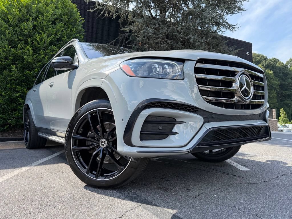Used 2024 Mercedes-Benz GLS 580 4MATIC image 8