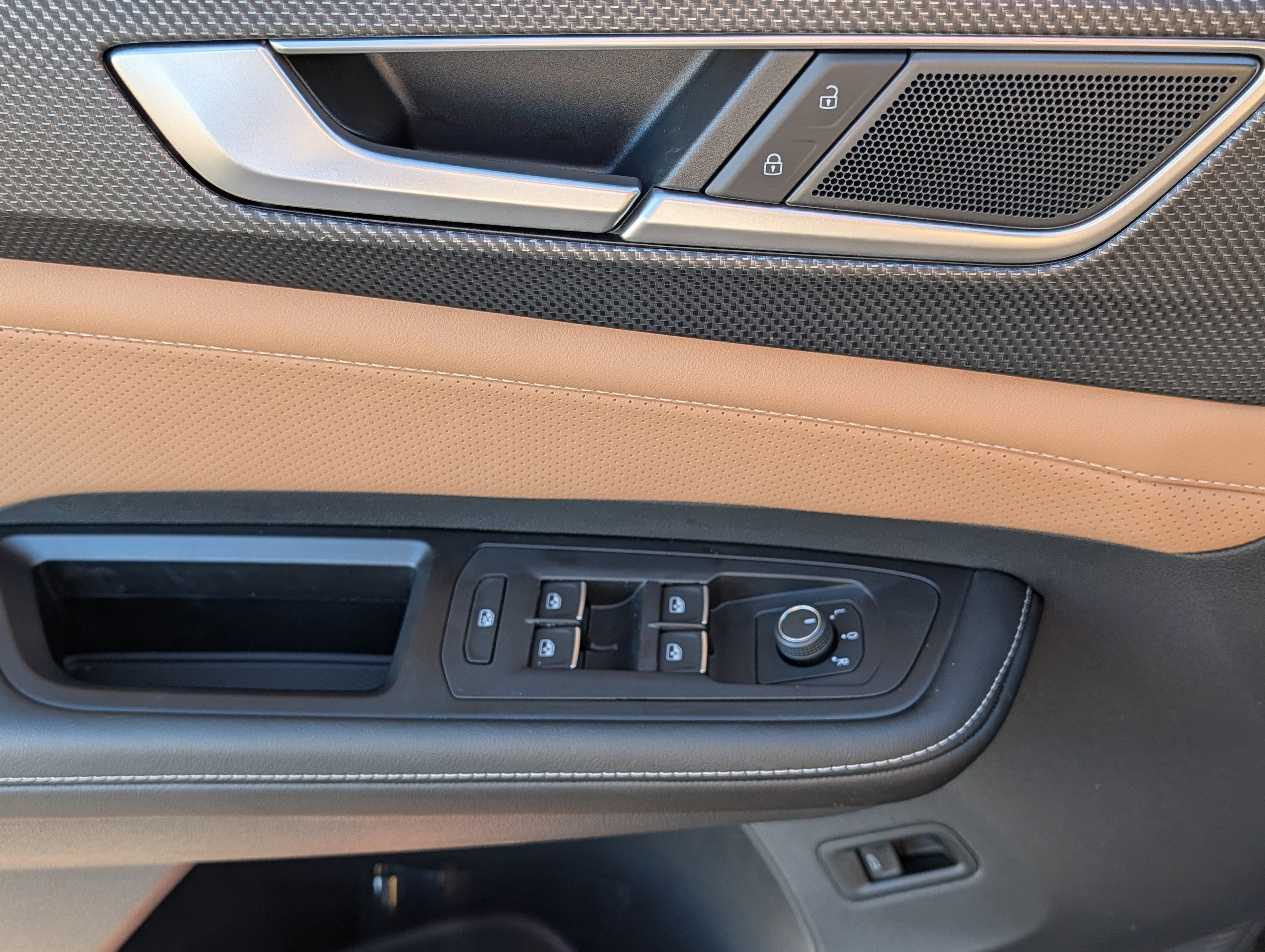 New 2026 Volkswagen Atlas Cross Sport SEL image 8