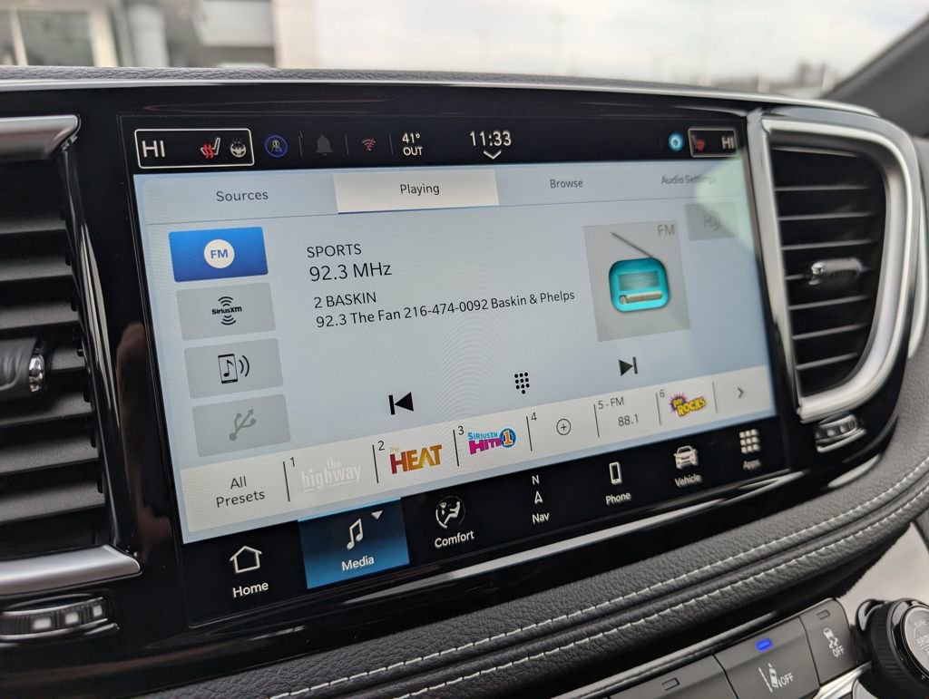 New 2026 Chrysler Pacifica Limited w/ S Appearance Package image 25