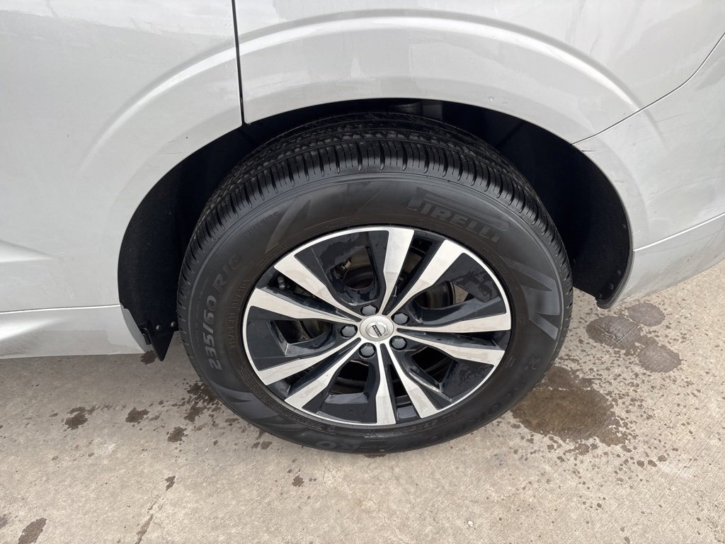 Certified 2023 Volvo XC60 B5 Core image 14