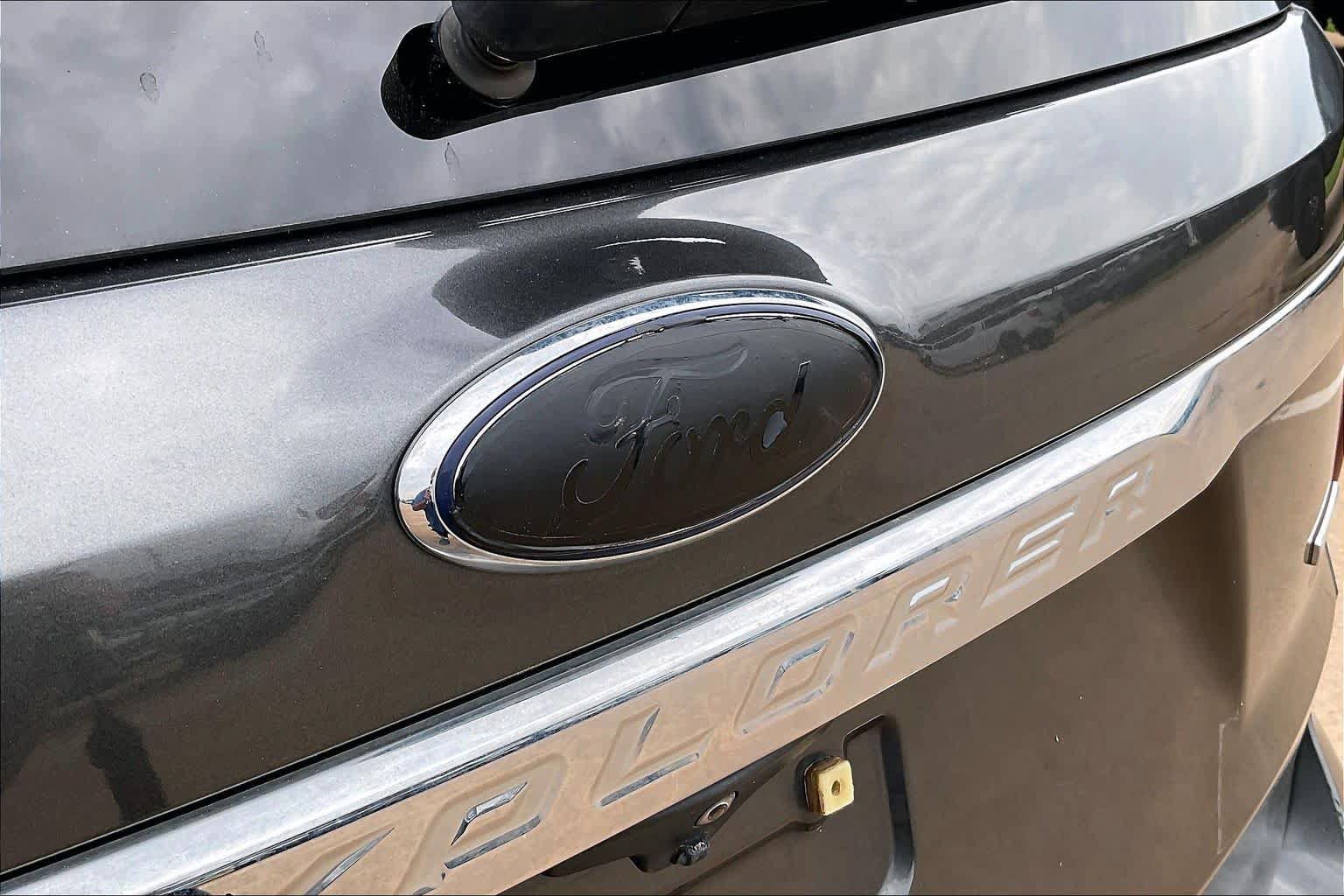 Used 2016 Ford Explorer XLT w/ Equipment Group 202A AWD/4WD image 30