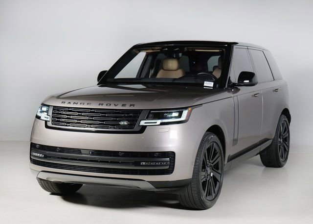 Used 2023 Land Rover Range Rover SE image 1