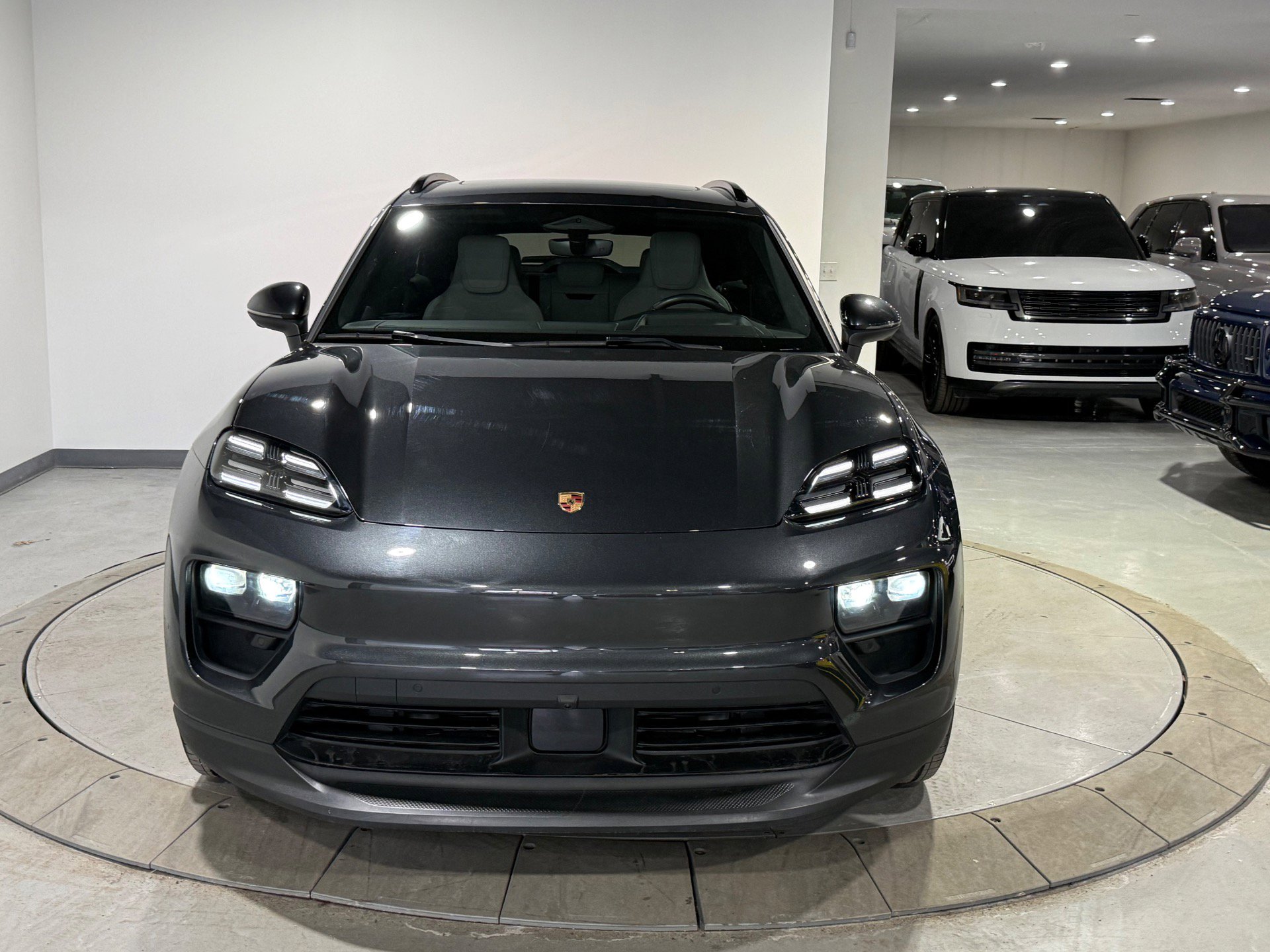 Used 2024 Porsche Macan 4 Electric w/ Premium Package image 8