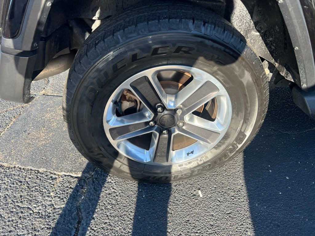 Used 2019 Jeep Wrangler Unlimited Sahara image 34