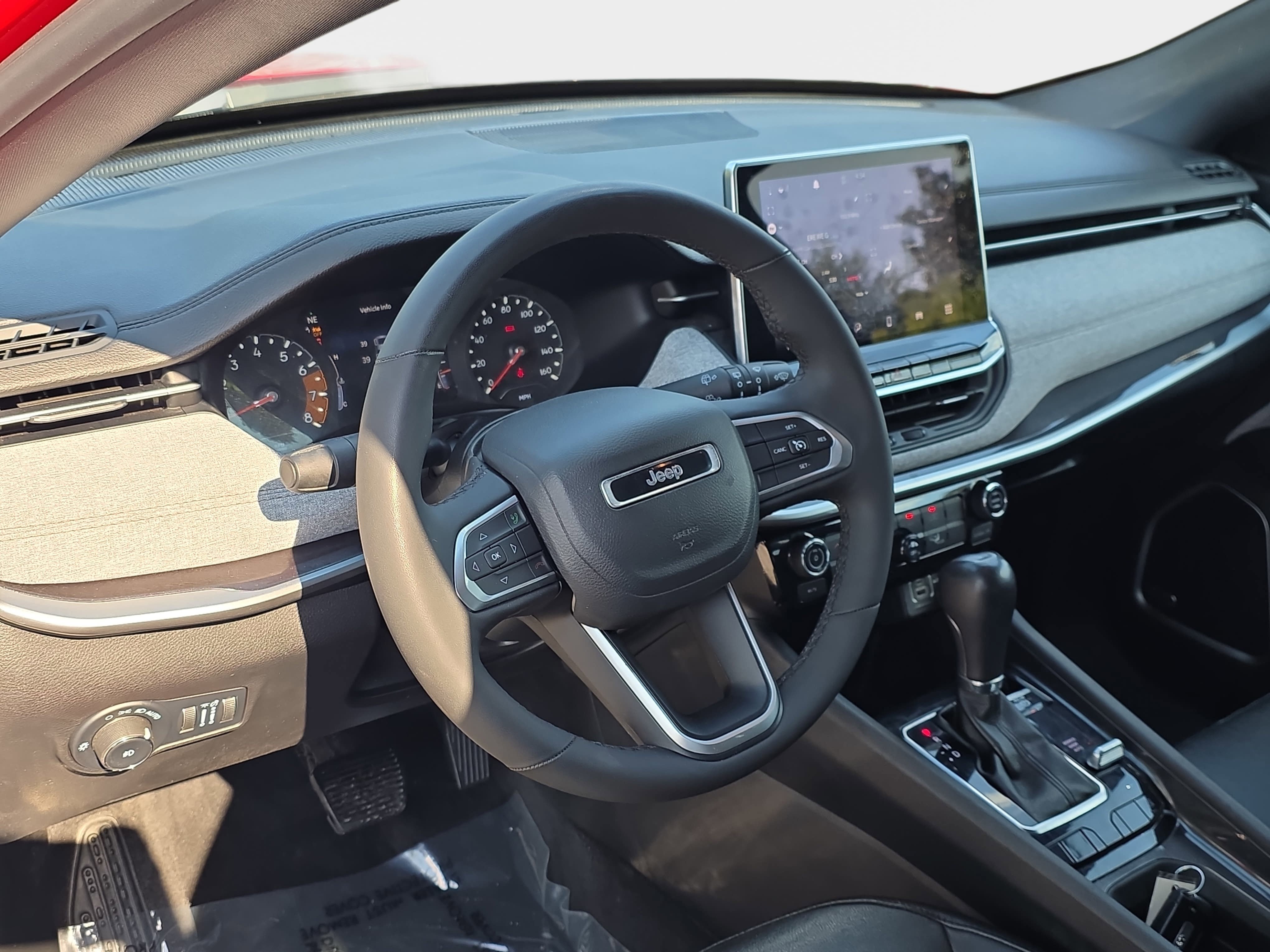Certified 2023 Jeep Compass Latitude w/ Sun and Sound Group AWD/4WD image 14
