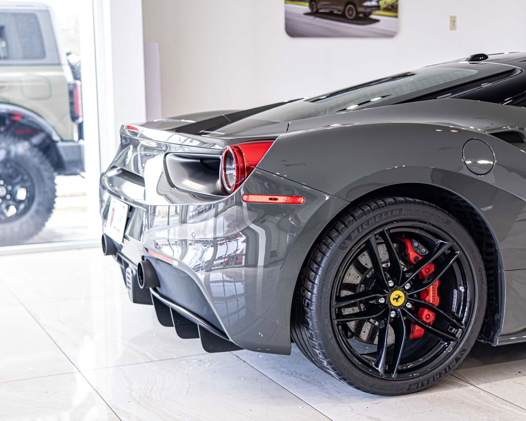 Used 2018 Ferrari 488 GTB image 14