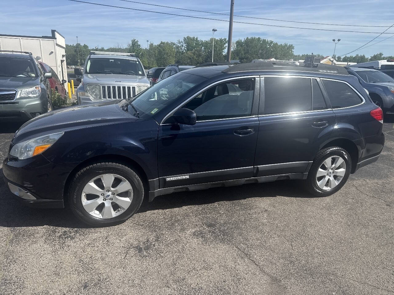 Used 2012 Subaru Outback 2.5i Limited AWD/4WD image 3