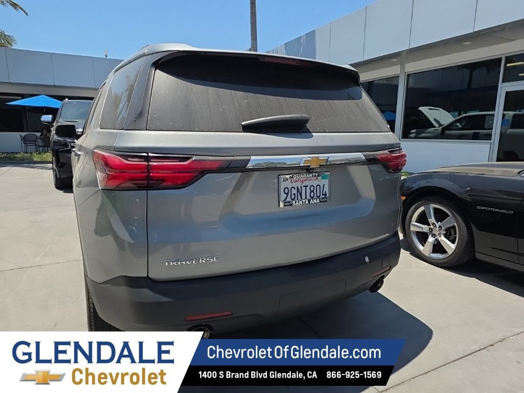 Used 2023 Chevrolet Traverse LT FWD image 4